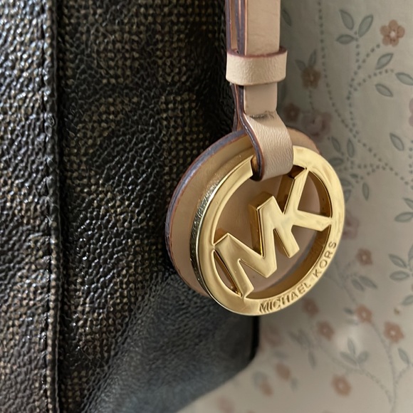 BNWOT MICHAEL KORS JET SET MEDIUM LOGO CROSSBODY MESSENGER BROWN HANDBAG - Picture 8 of 13